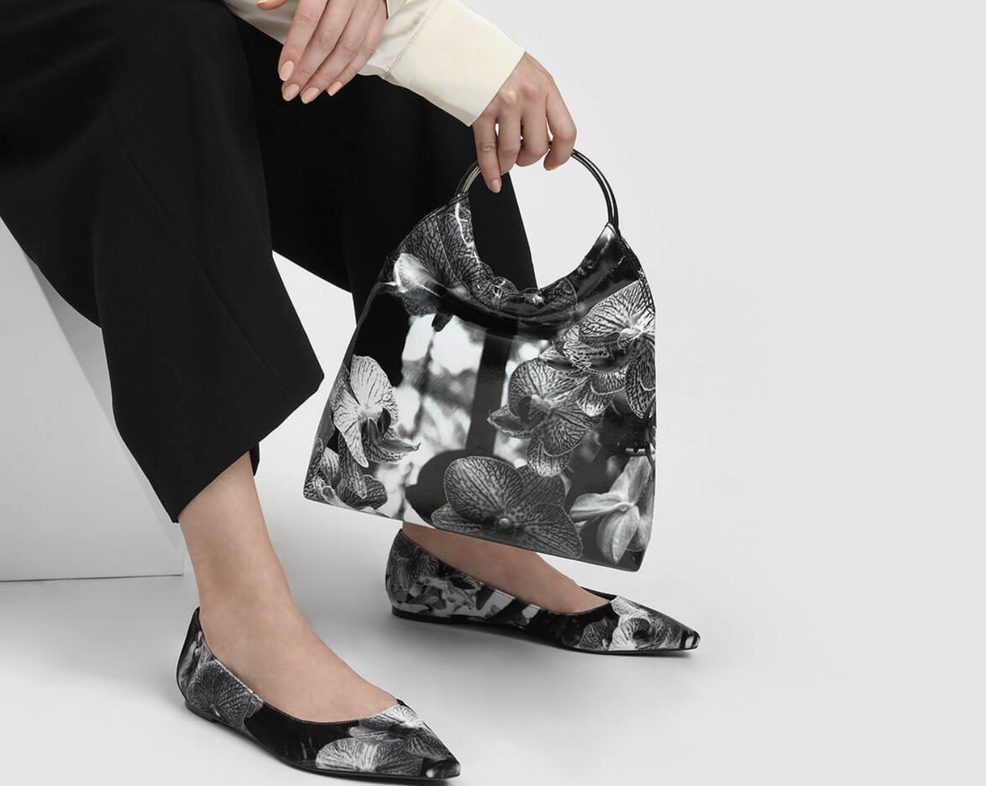  Charles  and Keith  Promo Tas Sepatu 30 November 2022 